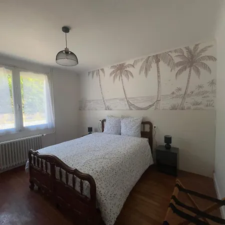 Maison De Proche Et Foret